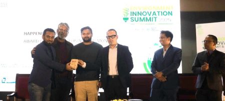 গো উইথ আশরাফুল আলম পেলেন পরিবেশ উদ্ভাবনী পদক