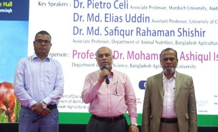 বাকৃবিতে দুগ্ধ ও গরুর মাংস উৎপাদন ব্যবস্থা বিষয়ক আন্তর্জাতিক কর্মশালা শুরু